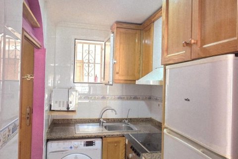 Huoneisto myytävänä Torrevieja, Alicante, Espanja, 2 makuuhuonetta, 60 m2 No. 184373 - kuva 15