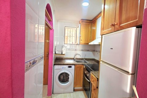 Huoneisto myytävänä Torrevieja, Alicante, Espanja, 2 makuuhuonetta, 60 m2 No. 184373 - kuva 5