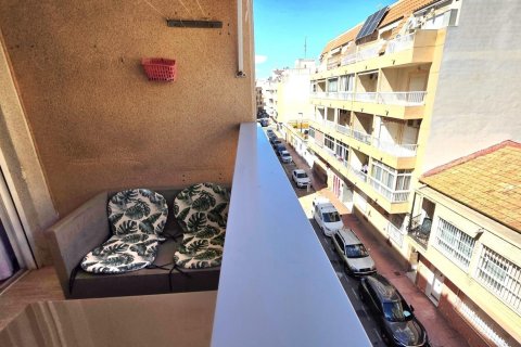 Huoneisto myytävänä Torrevieja, Alicante, Espanja, 2 makuuhuonetta, 60 m2 No. 184373 - kuva 2