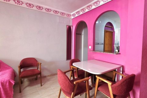Huoneisto myytävänä Torrevieja, Alicante, Espanja, 2 makuuhuonetta, 60 m2 No. 184373 - kuva 4