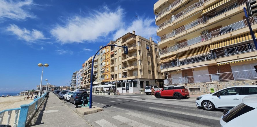 Квартира в Торревьеха, Аликанте, Испания 2 спальни, 75м2 №184375