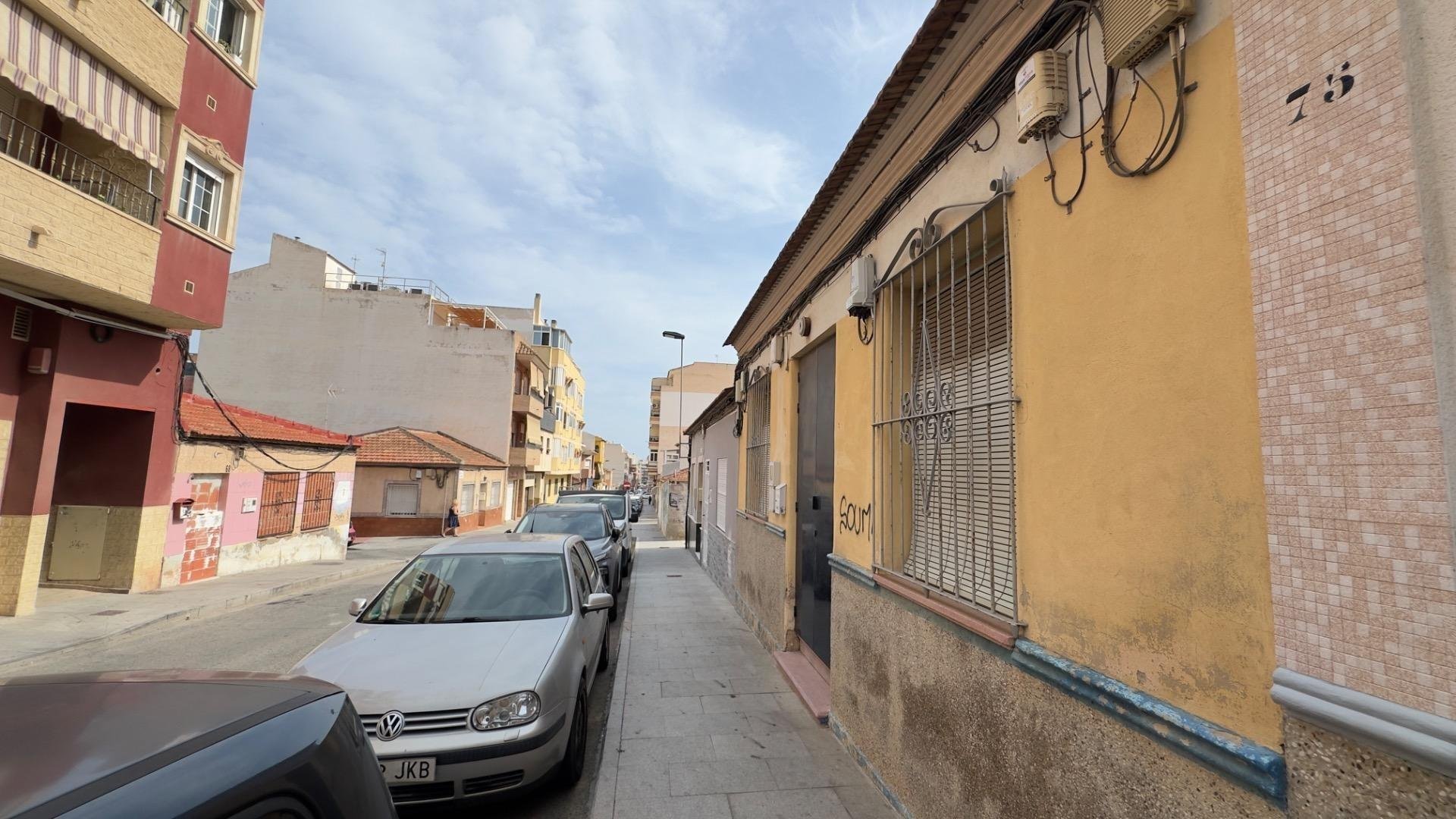 Casa a Torrevieja, Alicante, Spagna 3 camere da letto, 145 mq. N° 184378