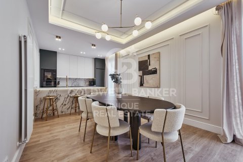 Apartamento en venta en Madrid, España 2 dormitorios, 117 m2 No. 158297 - foto 8