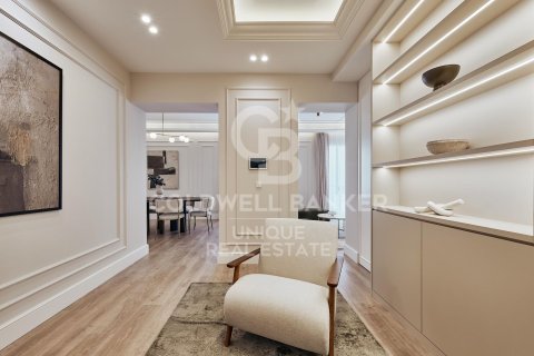 Apartamento en venta en Madrid, España 2 dormitorios, 117 m2 No. 158297 - foto 6