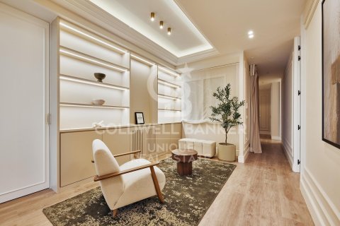 Apartamento en venta en Madrid, España 2 dormitorios, 117 m2 No. 158297 - foto 3