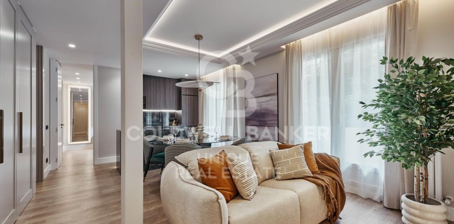 Appartamento a Madrid, Spagna 3 camere da letto, 99 mq. N° 158299