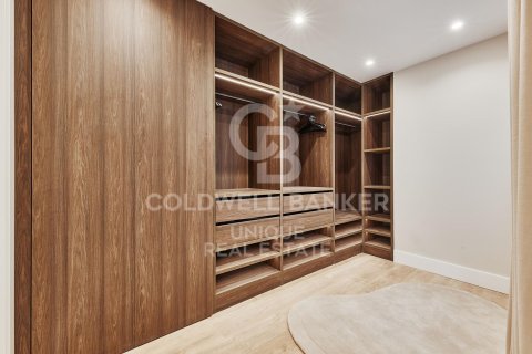 Продажа квартиры в Мадрид, Испания 3 спальни, 180м2 №158296 - фото 9