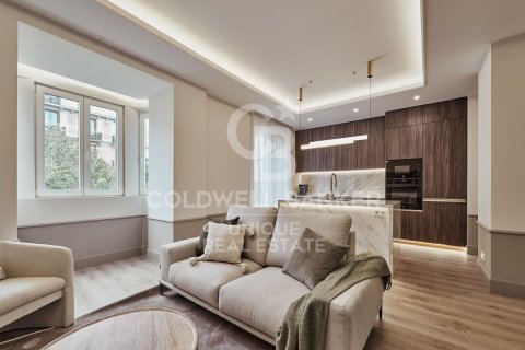 Apartment in Madrid, Spain 3 bedrooms, 142 sq.m. No. 158298