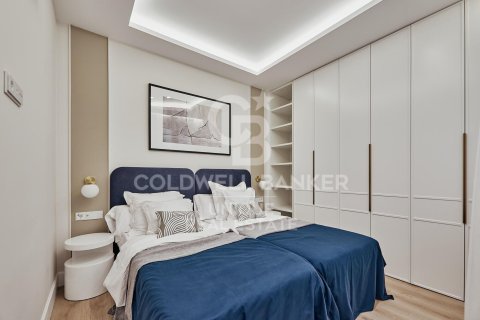 Apartment for sale in Madrid, Spain 3 bedrooms, 142 sq.m. No. 158298 - photo 19