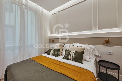 Apartment for sale in Madrid, Spain 3 bedrooms, 142 sq.m. No. 158298 - photo 12