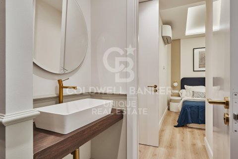 Apartment for sale in Madrid, Spain 3 bedrooms, 142 sq.m. No. 158298 - photo 18