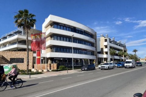 Apartamento en venta en Alicante, España No. 146959 - foto 2