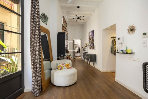 Apartment for sale in Barcelona, Spain 1 bedroom, 70 sq.m. No. 192668 - photo 9