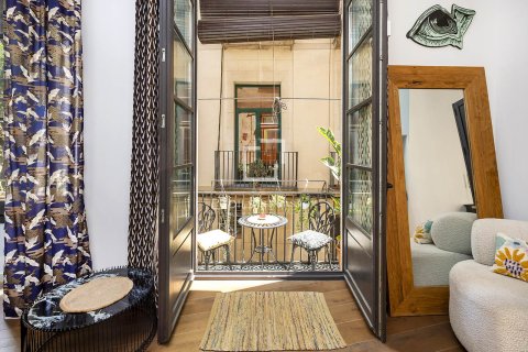 Apartment for sale in Barcelona, Spain 1 bedroom, 70 sq.m. No. 192668 - photo 4