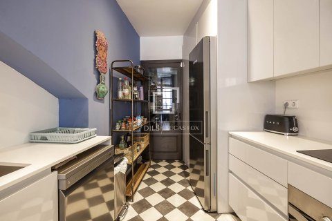 Apartment for sale in Barcelona, Spain 1 bedroom, 70 sq.m. No. 192668 - photo 12