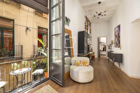 Apartment for sale in Barcelona, Spain 1 bedroom, 70 sq.m. No. 192668 - photo 7