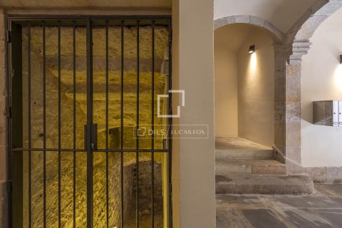Apartment for sale in Barcelona, Spain 1 bedroom, 70 sq.m. No. 192668 - photo 30