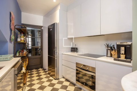 Apartment for sale in Barcelona, Spain 1 bedroom, 70 sq.m. No. 192668 - photo 11