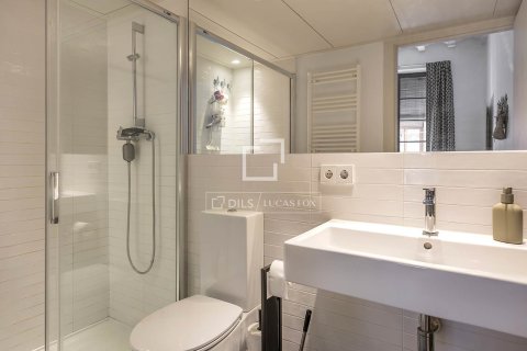 Apartment for sale in Barcelona, Spain 1 bedroom, 70 sq.m. No. 192668 - photo 21