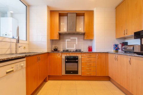 Продажа квартиры в Эсплугес-де-Льобрегат, Барселона, Испания 4 спальни, 144м2 №192669 - фото 7