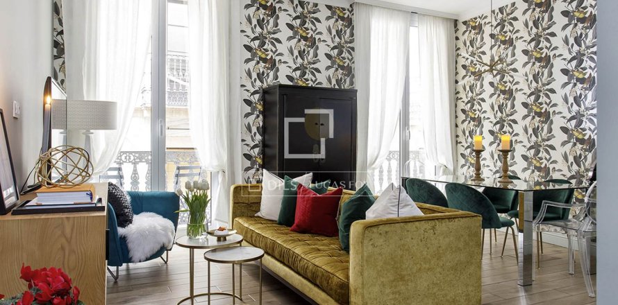 Apartment in Barcelona, Spain 2 bedrooms, 92 sq.m. No. 192670