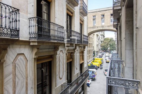 Apartment for sale in Barcelona, Spain 2 bedrooms, 92 sq.m. No. 192670 - photo 6