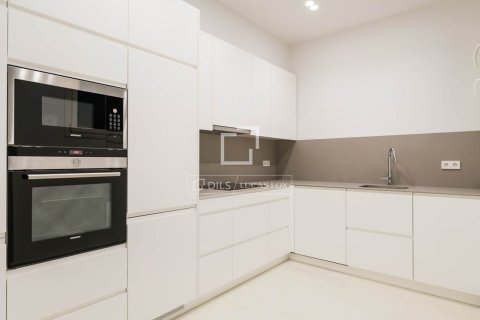 Huoneisto myytävänä Barcelona, Espanja, 4 makuuhuonetta, 170 m2 No. 192836 - kuva 6