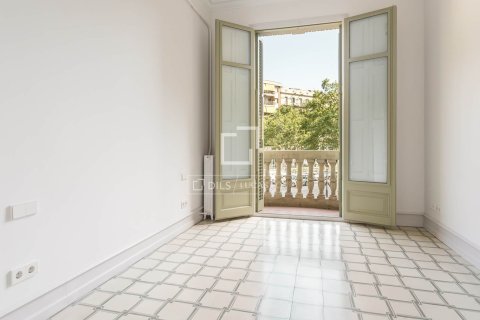 Huoneisto myytävänä Barcelona, Espanja, 4 makuuhuonetta, 170 m2 No. 192836 - kuva 13