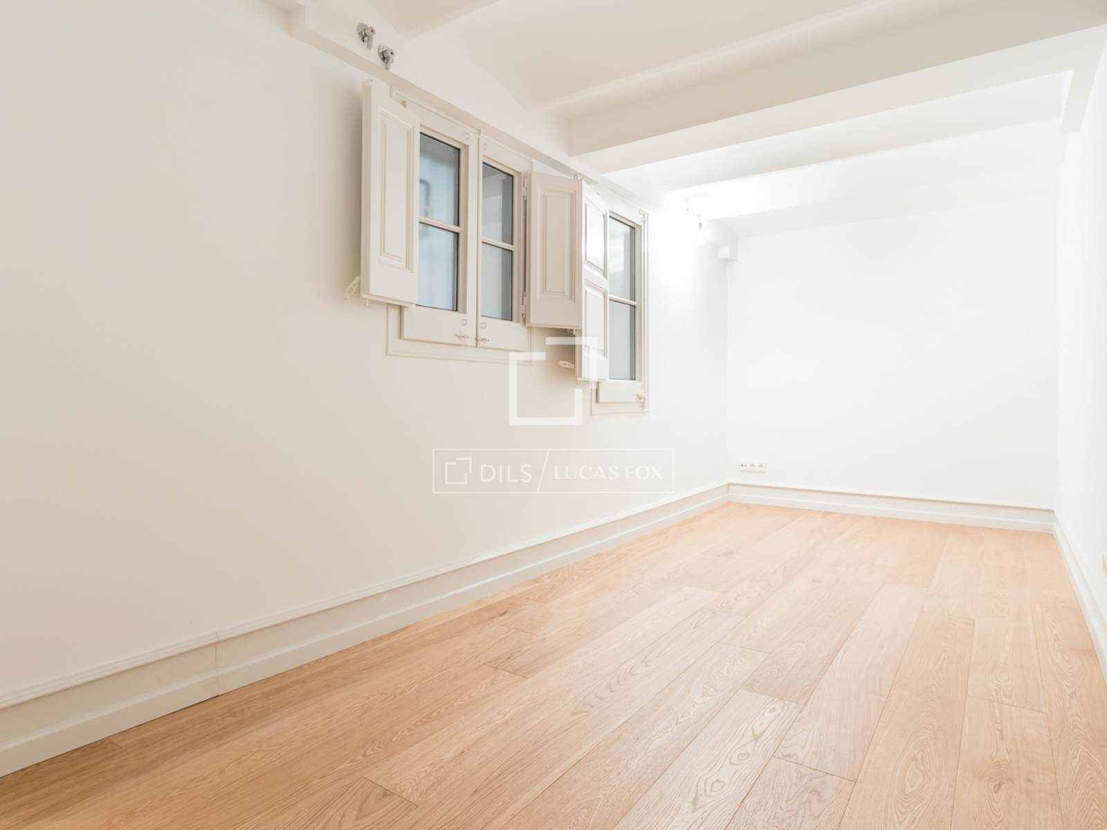 Huoneisto Barcelona, Espanja 4 makuuhuonetta, 170 m2 No. 192836