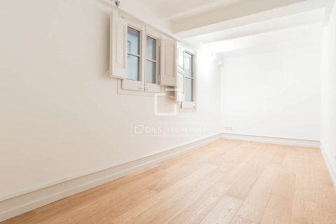 Huoneisto myytävänä Barcelona, Espanja, 4 makuuhuonetta, 170 m2 No. 192836 - kuva 21
