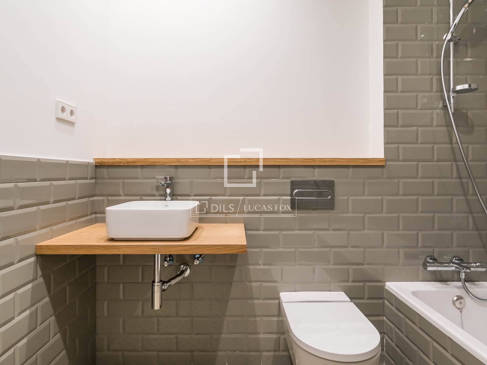 Huoneisto Barcelona, Espanja 4 makuuhuonetta, 170 m2 No. 192836