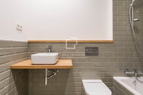 Huoneisto myytävänä Barcelona, Espanja, 4 makuuhuonetta, 170 m2 No. 192836 - kuva 16
