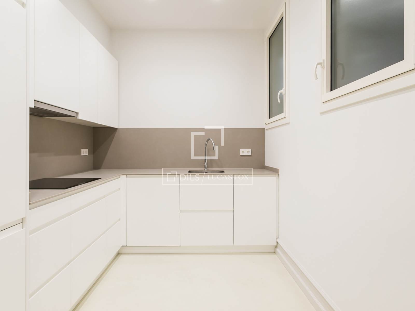 Huoneisto Barcelona, Espanja 4 makuuhuonetta, 170 m2 No. 192836