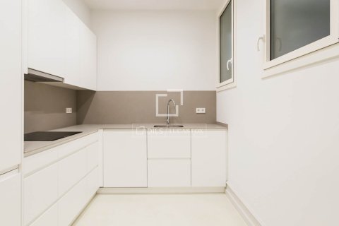 Huoneisto myytävänä Barcelona, Espanja, 4 makuuhuonetta, 170 m2 No. 192836 - kuva 7