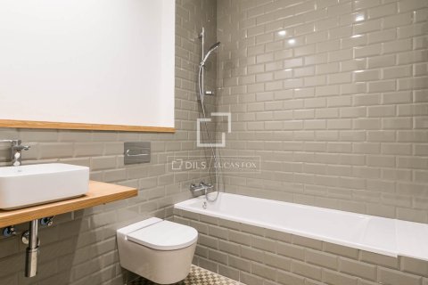 Huoneisto myytävänä Barcelona, Espanja, 4 makuuhuonetta, 170 m2 No. 192836 - kuva 15