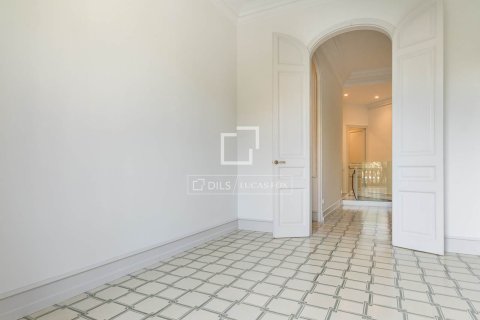 Huoneisto myytävänä Barcelona, Espanja, 4 makuuhuonetta, 170 m2 No. 192836 - kuva 14