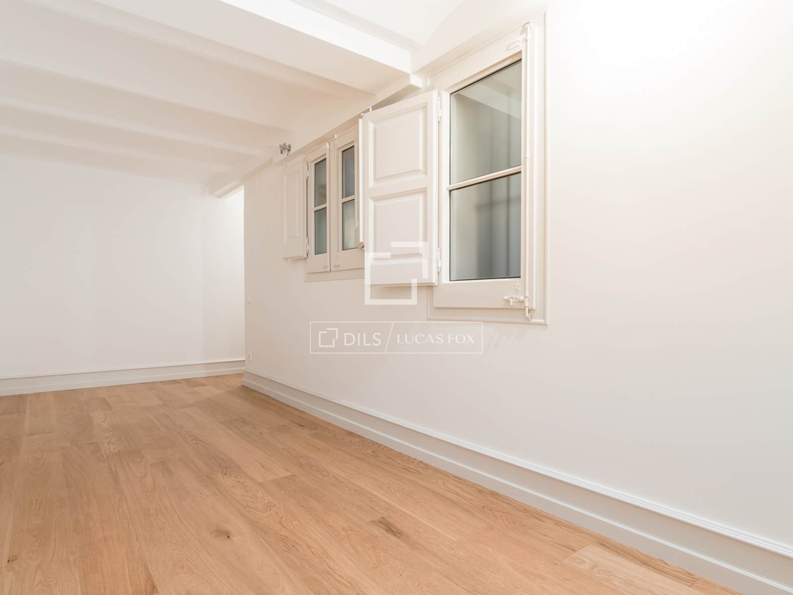 Huoneisto Barcelona, Espanja 4 makuuhuonetta, 170 m2 No. 192836