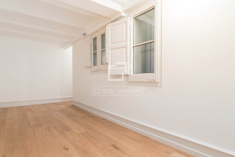 Huoneisto myytävänä Barcelona, Espanja, 4 makuuhuonetta, 170 m2 No. 192836 - kuva 22