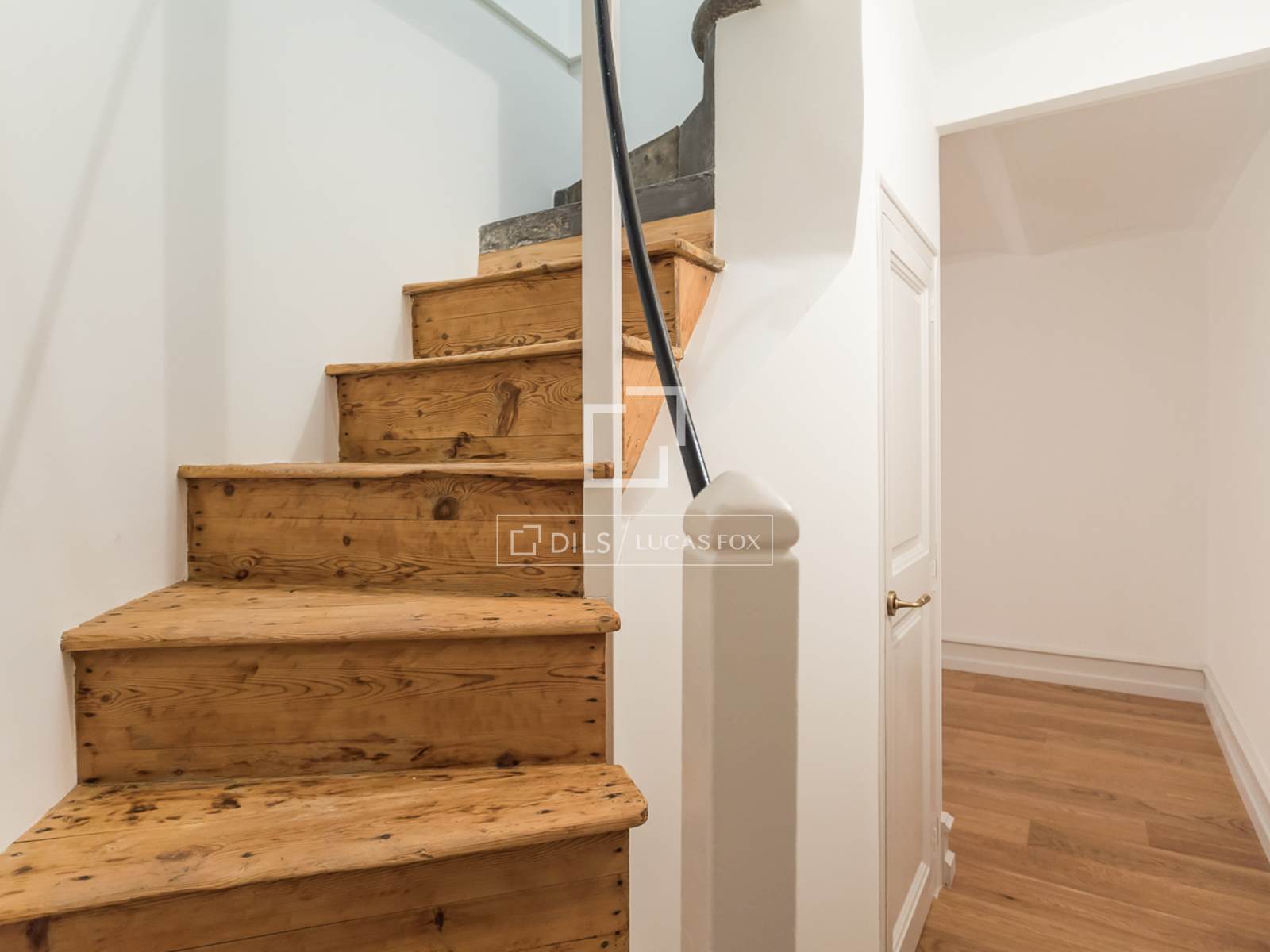 Huoneisto Barcelona, Espanja 4 makuuhuonetta, 170 m2 No. 192836