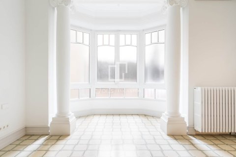 Huoneisto myytävänä Barcelona, Espanja, 4 makuuhuonetta, 170 m2 No. 192836 - kuva 9