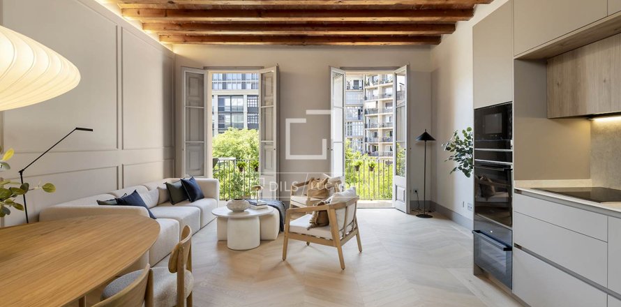 Apartment in Barcelona, Spain 2 bedrooms, 109 sq.m. No. 192667