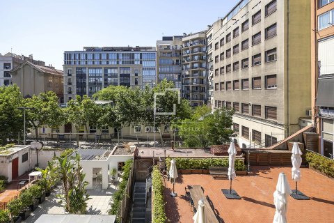 Apartment for sale in Barcelona, Spain 2 bedrooms, 109 sq.m. No. 192667 - photo 15