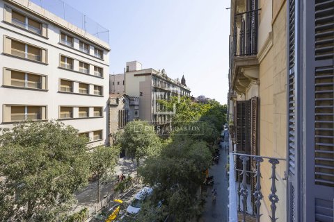 Apartment for sale in Barcelona, Spain 2 bedrooms, 109 sq.m. No. 192667 - photo 29