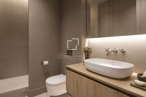 Apartment for sale in Barcelona, Spain 2 bedrooms, 109 sq.m. No. 192667 - photo 25