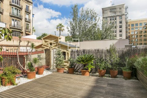 Huoneisto myytävänä Barcelona, Espanja, 5 makuuhuonetta, 203 m2 No. 192837 - kuva 23