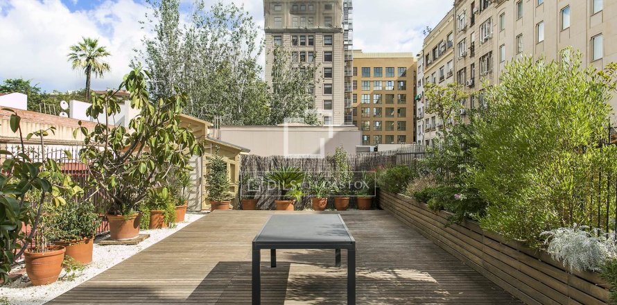 Huoneisto Barcelona, Espanja 5 makuuhuonetta, 203 m2 No. 192837