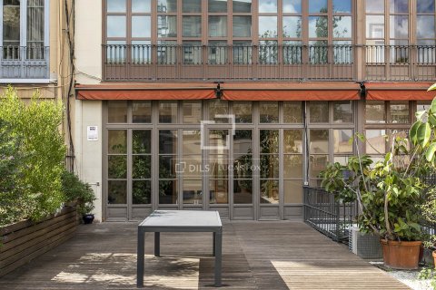 Huoneisto myytävänä Barcelona, Espanja, 5 makuuhuonetta, 203 m2 No. 192837 - kuva 6