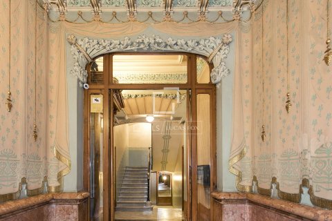 Huoneisto myytävänä Barcelona, Espanja, 5 makuuhuonetta, 203 m2 No. 192837 - kuva 4