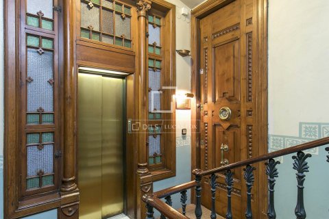Huoneisto myytävänä Barcelona, Espanja, 5 makuuhuonetta, 203 m2 No. 192837 - kuva 21