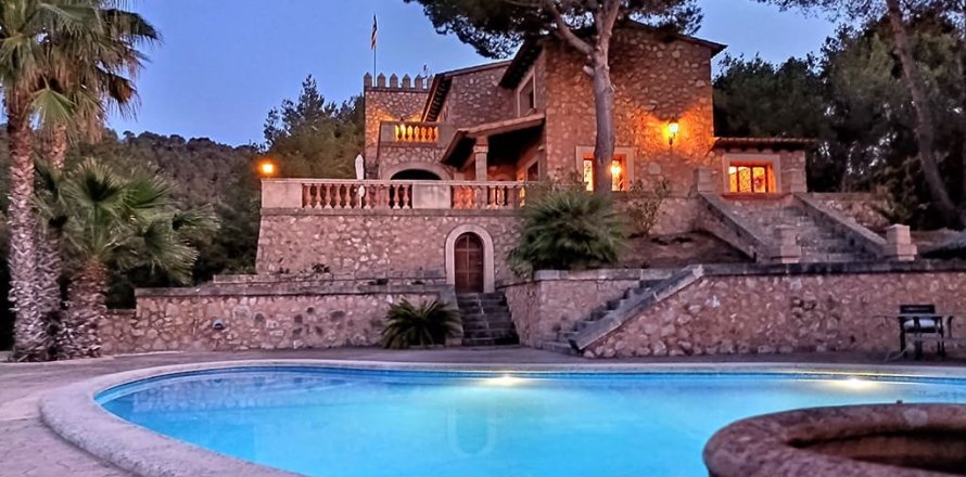 Villa en Cala Millor, Mallorca, España 5 dormitorios, 362 m2 No. 147984